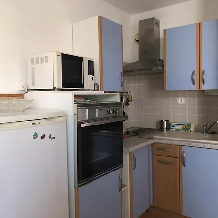 Familial Piscine, Parking, Proche - Idéal 4 Pers, Budget Serré, - Fr-1-796-58 Apartment