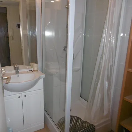 Apartment Familial Piscine, Parking, Proche - Idéal 4 Pers, Budget Serré, - Fr-1-796-58