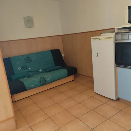 Familial Piscine, Parking, Proche - Idéal 4 Pers, Budget Serré, - Fr-1-796-58 Apartment