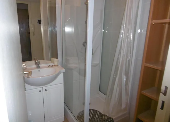 Apartmán Familial Piscine, Parking, Proche - Ideal 4 Pers, Budget Serre, - Fr-1-796-58
